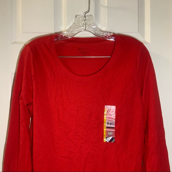 NWT No Boundaries Red Scoop Neck Long Sleeve Tee L - Picture 4 of 9